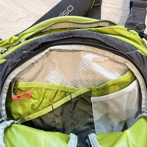 Osprey Lime and Black Messenger Bag - Picture 7 of 11